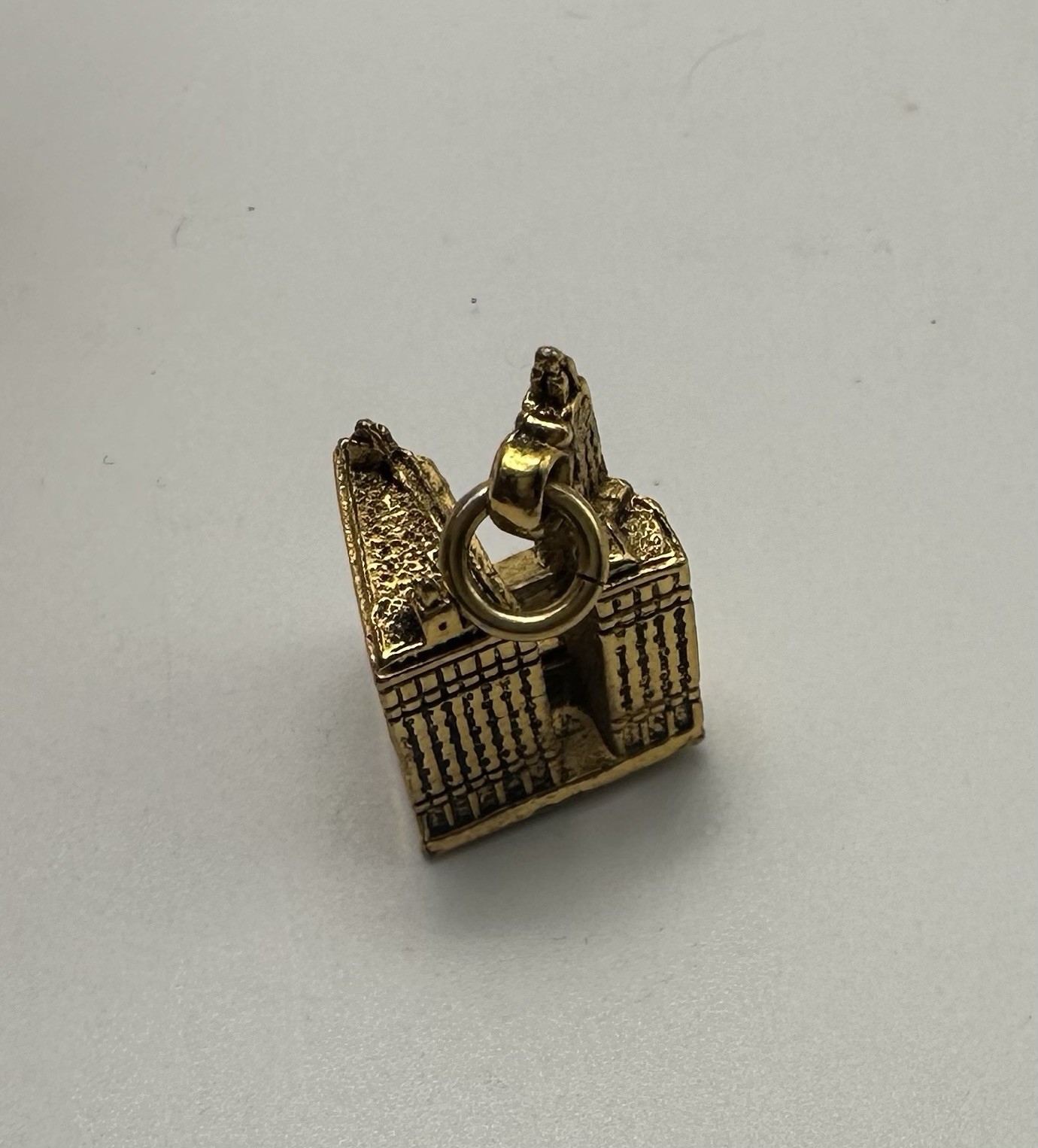 Vintage Kinney 3D Wrigley Building Chicago Illinois Gold Plated Travel Charm