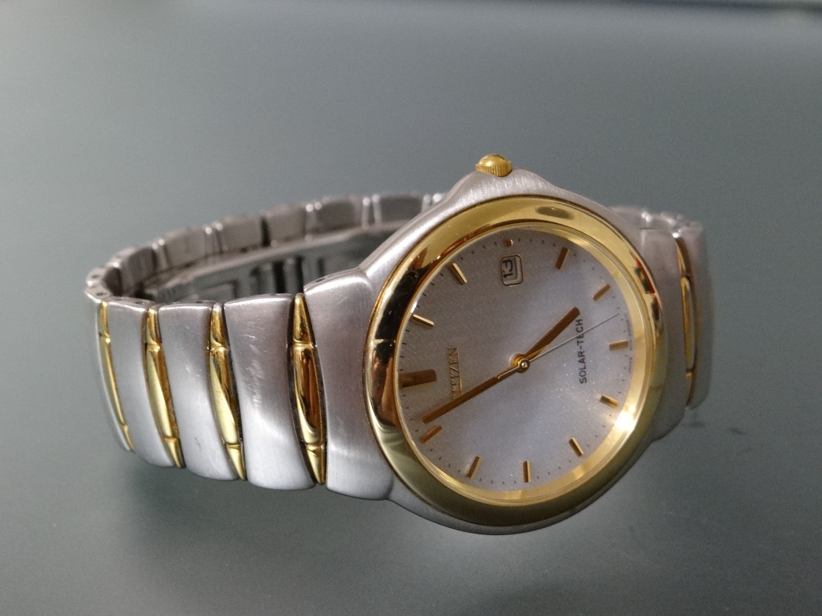 CITIZEN ECO-DRIVE A114-H17974 Two-Tone Gray Gold Band 36mm Watch 6.75″ wrist