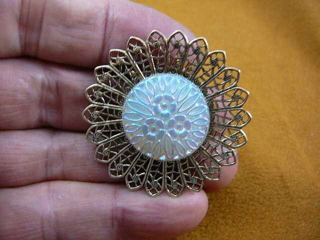 (Z18-9) iridescent white daisy flower Czech glass button filigree pin brooch