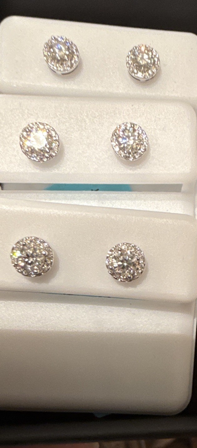 925 Sterling Silver Round White Moissanite Halo Stud Earrings 0.59 CTW VVSD