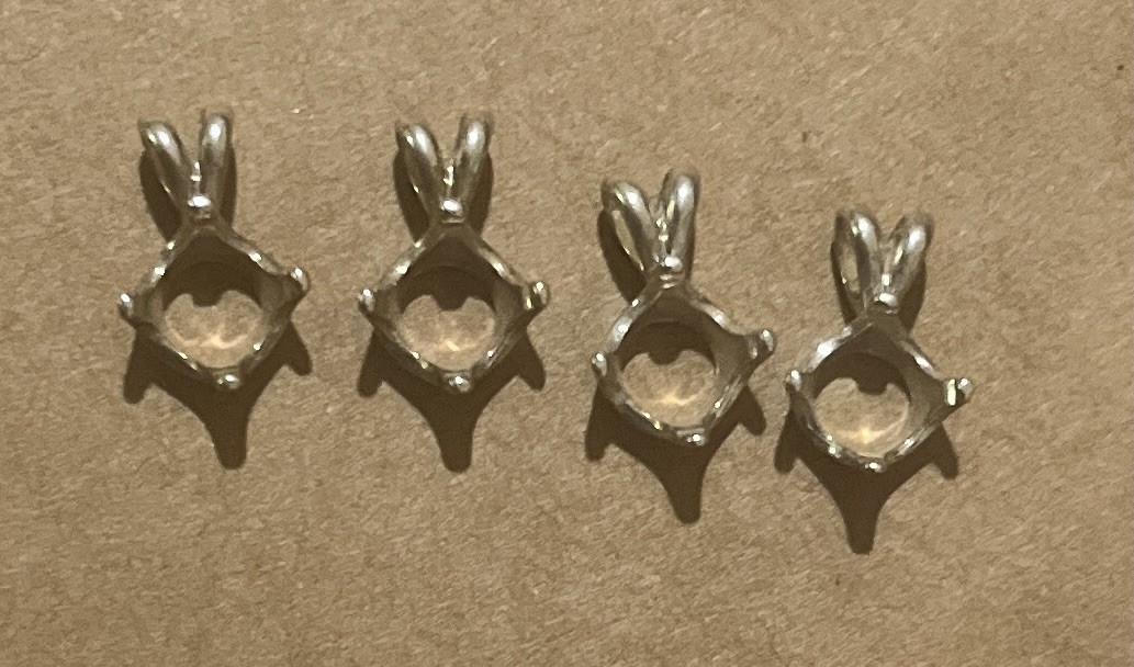 One 7mm Round ReadySet Pre-Notched Sterling Silver 4-Prong Pendant Setting