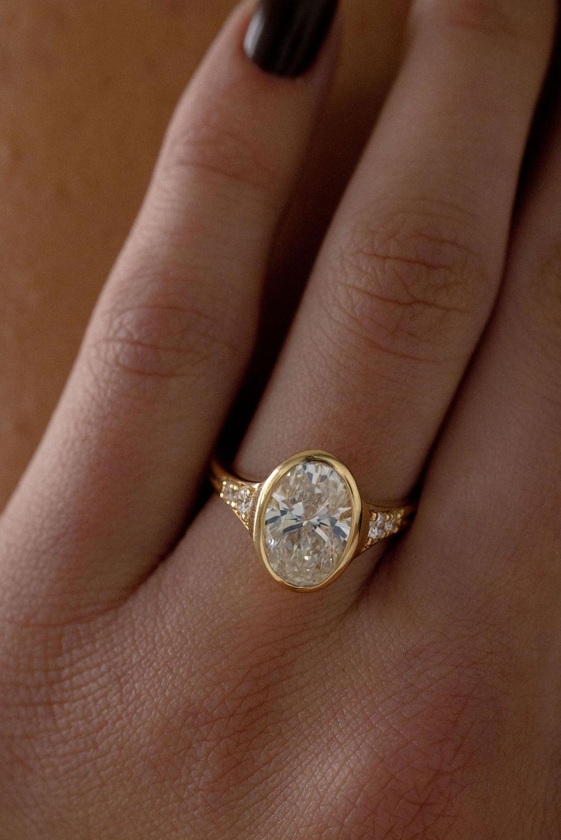 Oval Moissanite Bezel Engagement Ring 925 Silver que Bezel Set Bridal Ring Gift