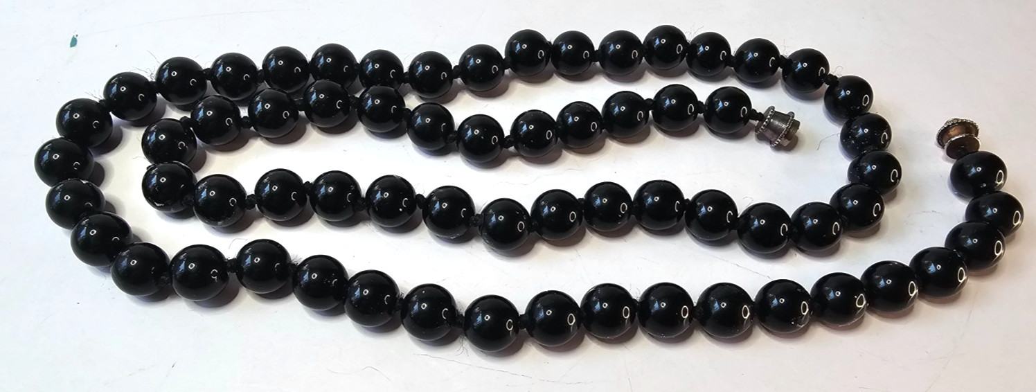 Vintage Black Glass Beaded Necklace 29″ Knotted 9.7mm