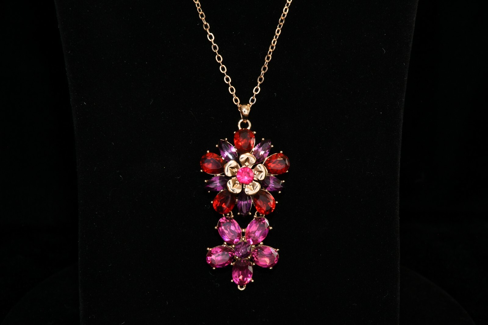 Dillards Red Purple and pink floral pendant w gold tone chain – new with tags