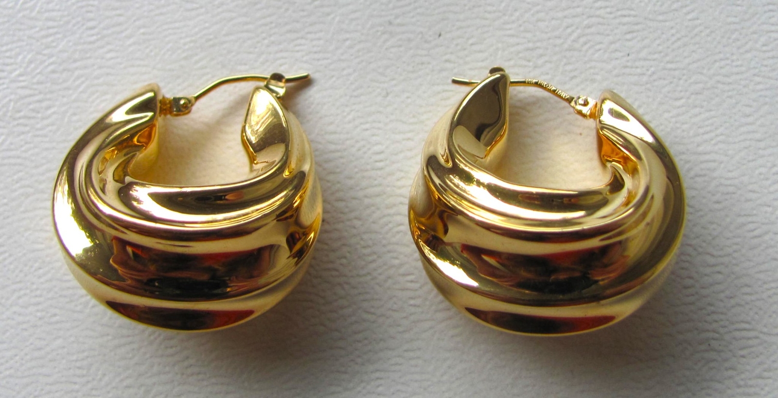 Vintage Italian 14K Gold Large Hoop Earrings 1980’s 10.7 grams