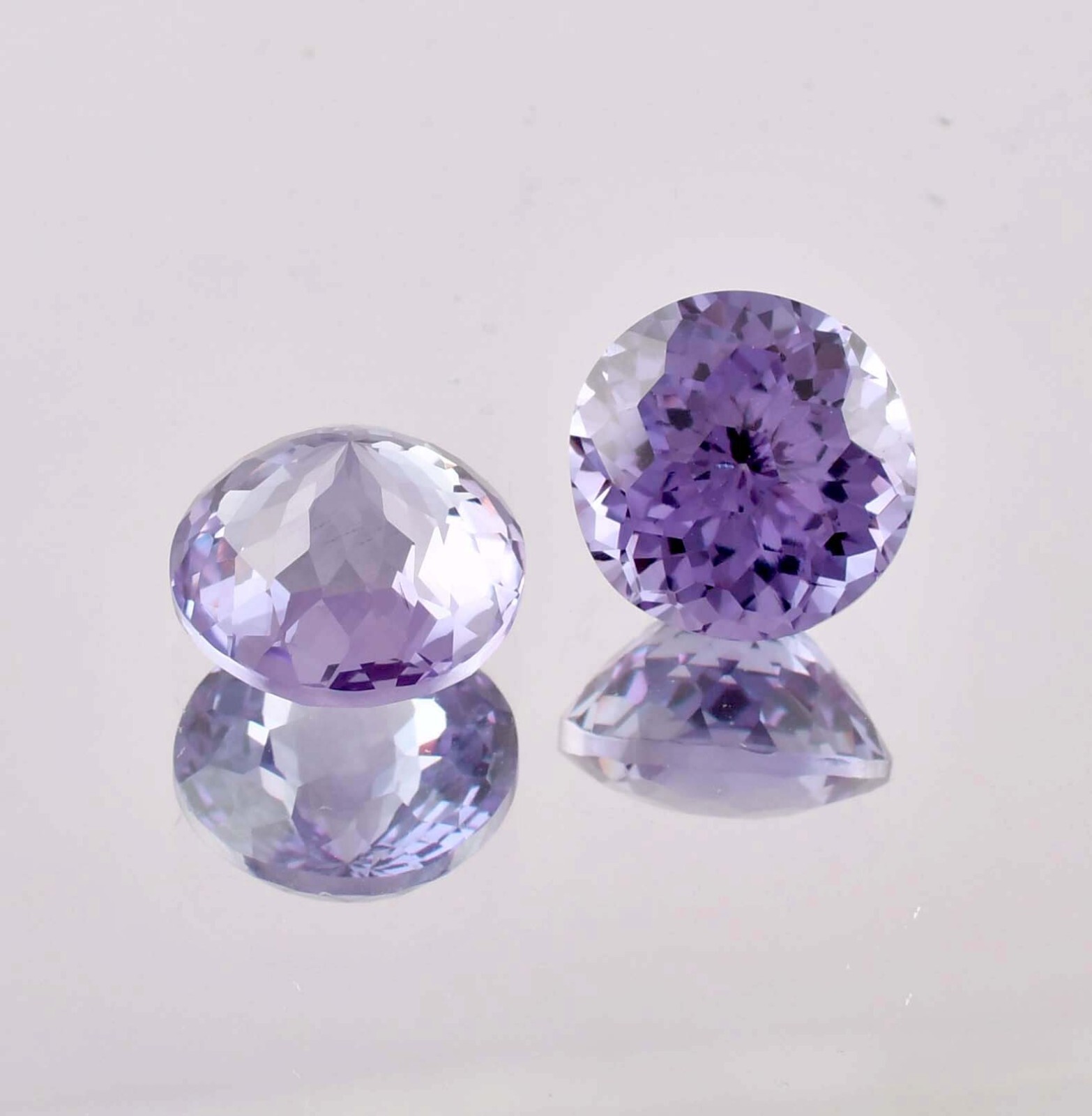 1 Pair 15 x 15 MM Flawless Natural Color Change Alexandrite Gems GIT Certified