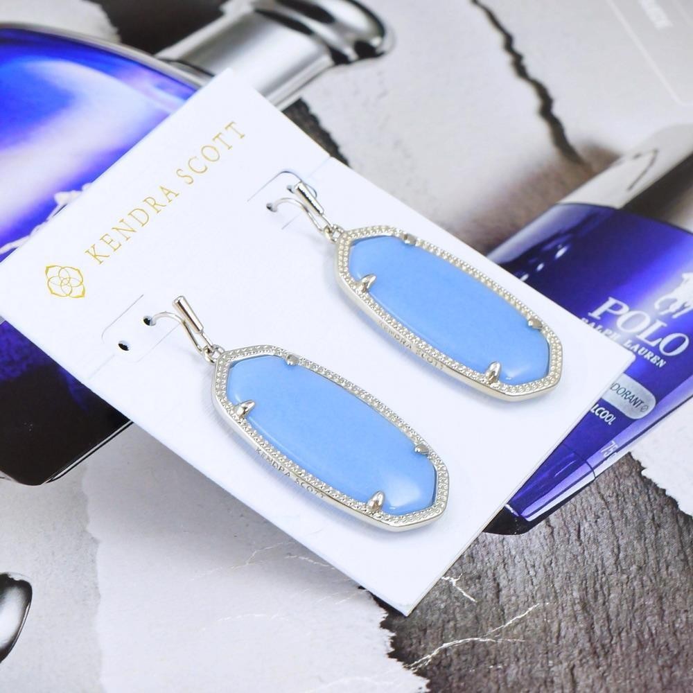 Clearance!! NWOT Kendra Scott Elle Glow in the dark Earrings Silver Tone