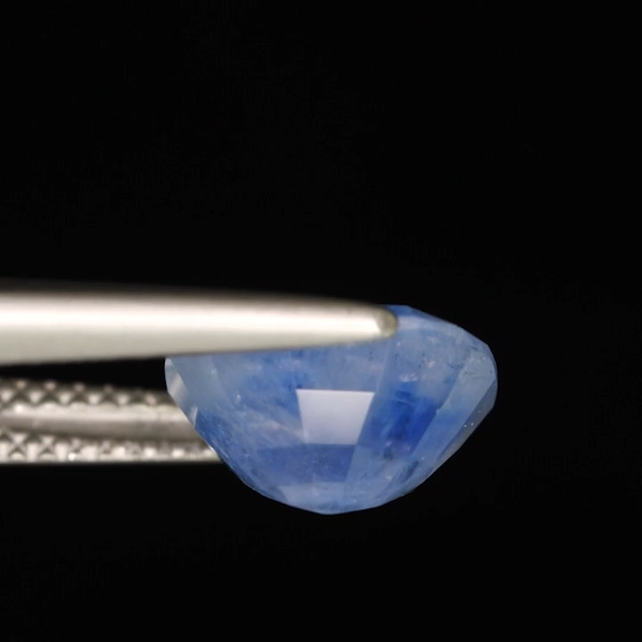 3.85 Carat Kashmir Sapphire. No Heat