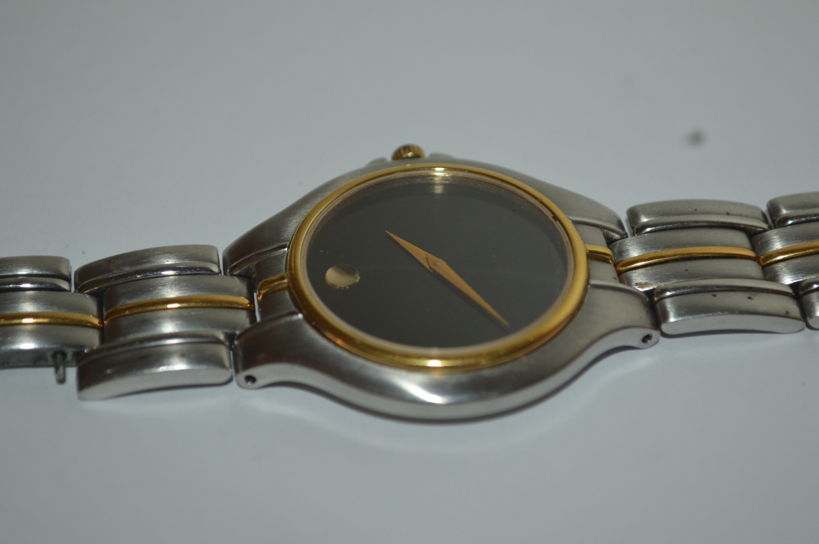 MOVADO 81-02-885 Swiss Quartz Watch 36mm St Steel Case Tested Works Sold As-Is