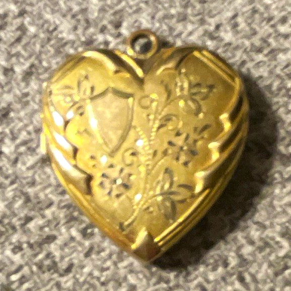 Gold Tone Metal Heart Photo Locket Pendant, Love Theme, No Stone