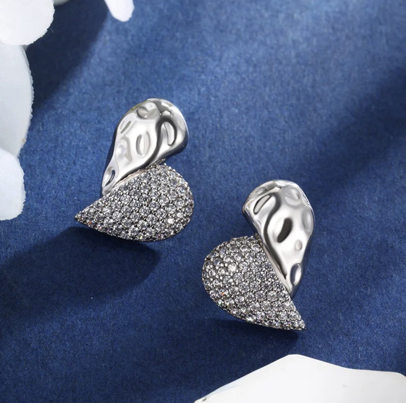 Premium silver Heart artificial gemstones