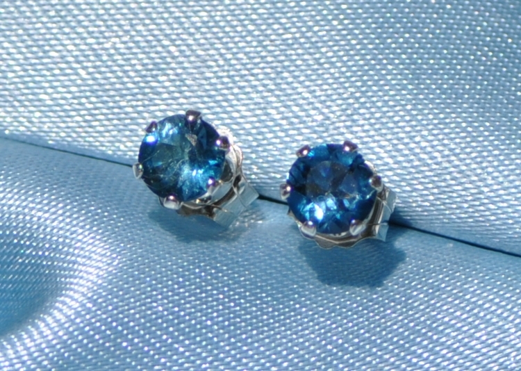 VERY PETITE 3MM ROUND LONDON BLUE TOPAZ .925 STERLING SILVER STUDS
