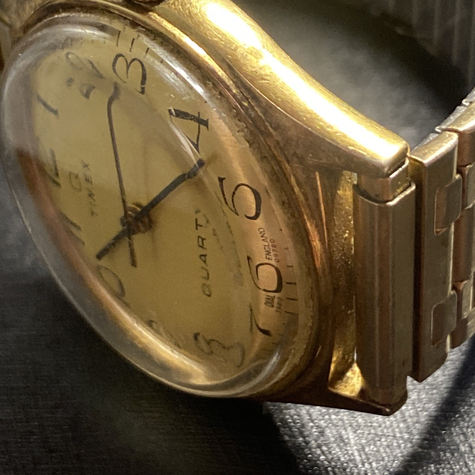 VTG 80s Timex Men’s Gold Quartz 33.5 mm Speidel Stretch Band for Parts?Untested