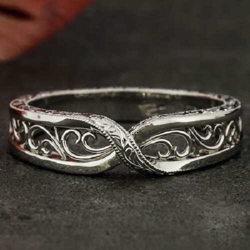 Gorgeous Pretty Filigree Floral Design Women’s 950 Platinum Classic Wedding Ring
