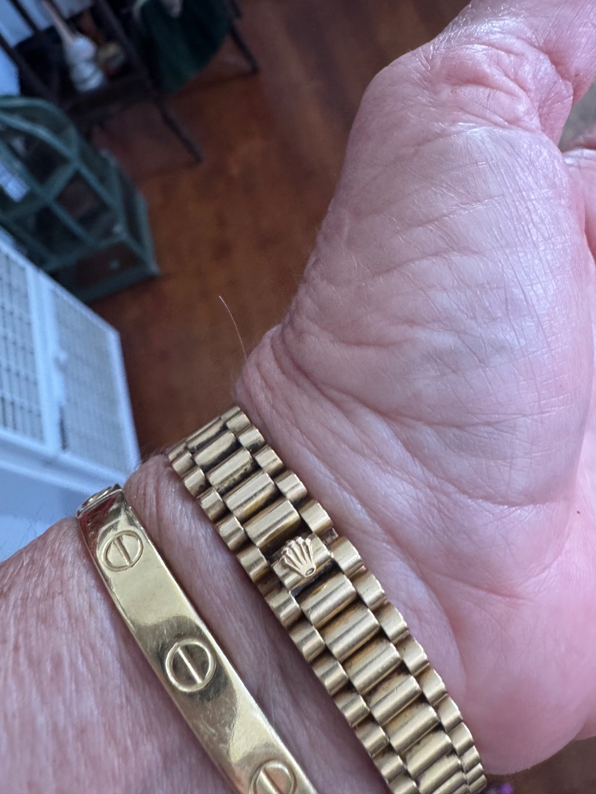 STEAL! Auth RARE early 1970’s vintage ROLEX womans watch 18k Gold- Gorgeous!