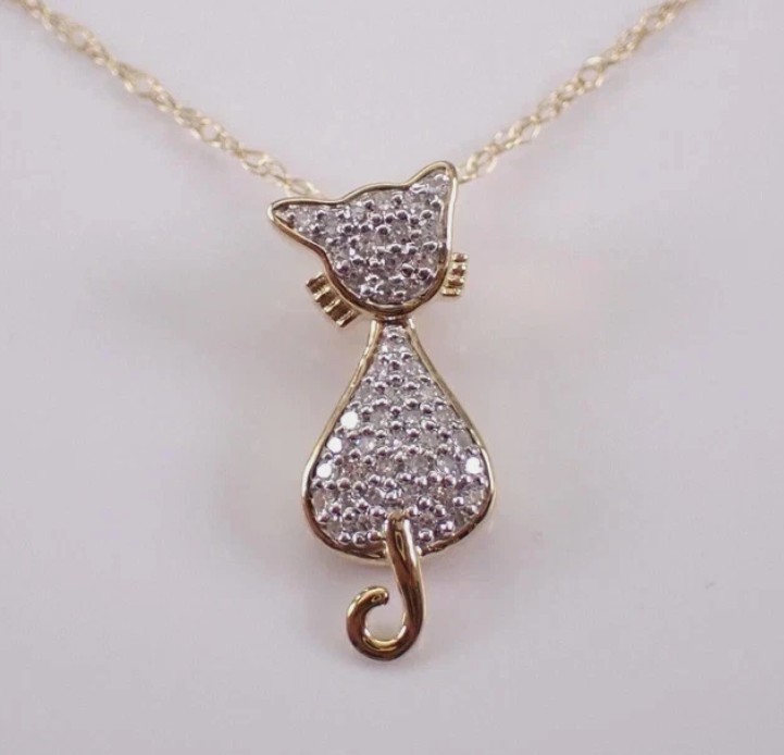 2 Ct Round Cut Simulated Diamond Women’s Cat Pendant In 14K Yellow Gold Plated