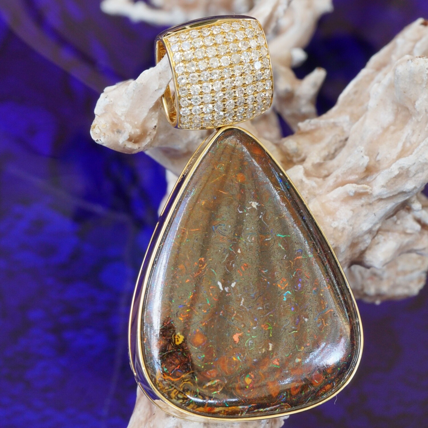 Opal Matrix Brilliant Pendant 31ct 0.46W SI-P 750 Gold AUSTRALIA
