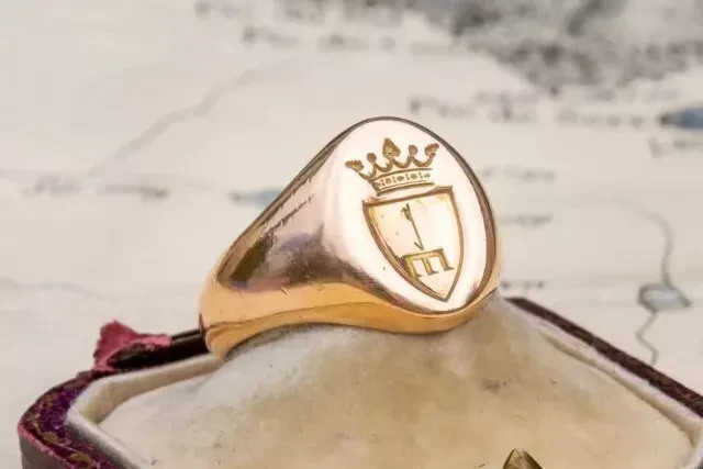 Coat of Arms Chevaliers Heraldry Victorian Signet Ring 14K Yellow Gold Plated