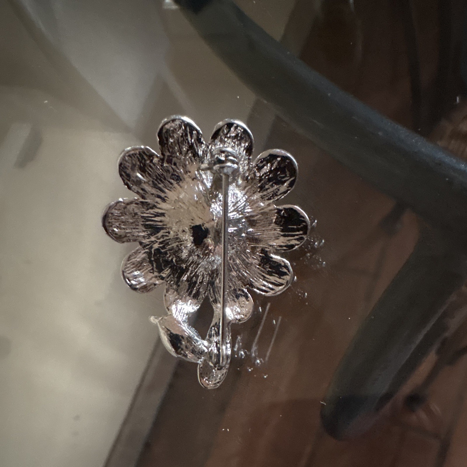 Silver Tone Flower Brooch Pin Gray Imitation Pearl Center Clear Pavé Rhinestone