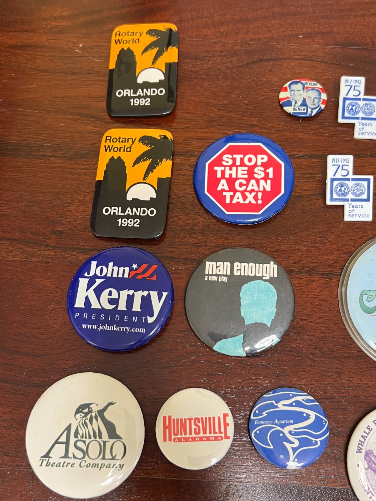 LOT OF VINTAGE BUTTONS / PINS FOR JACKETS / BACKPACKS – POLITICAL