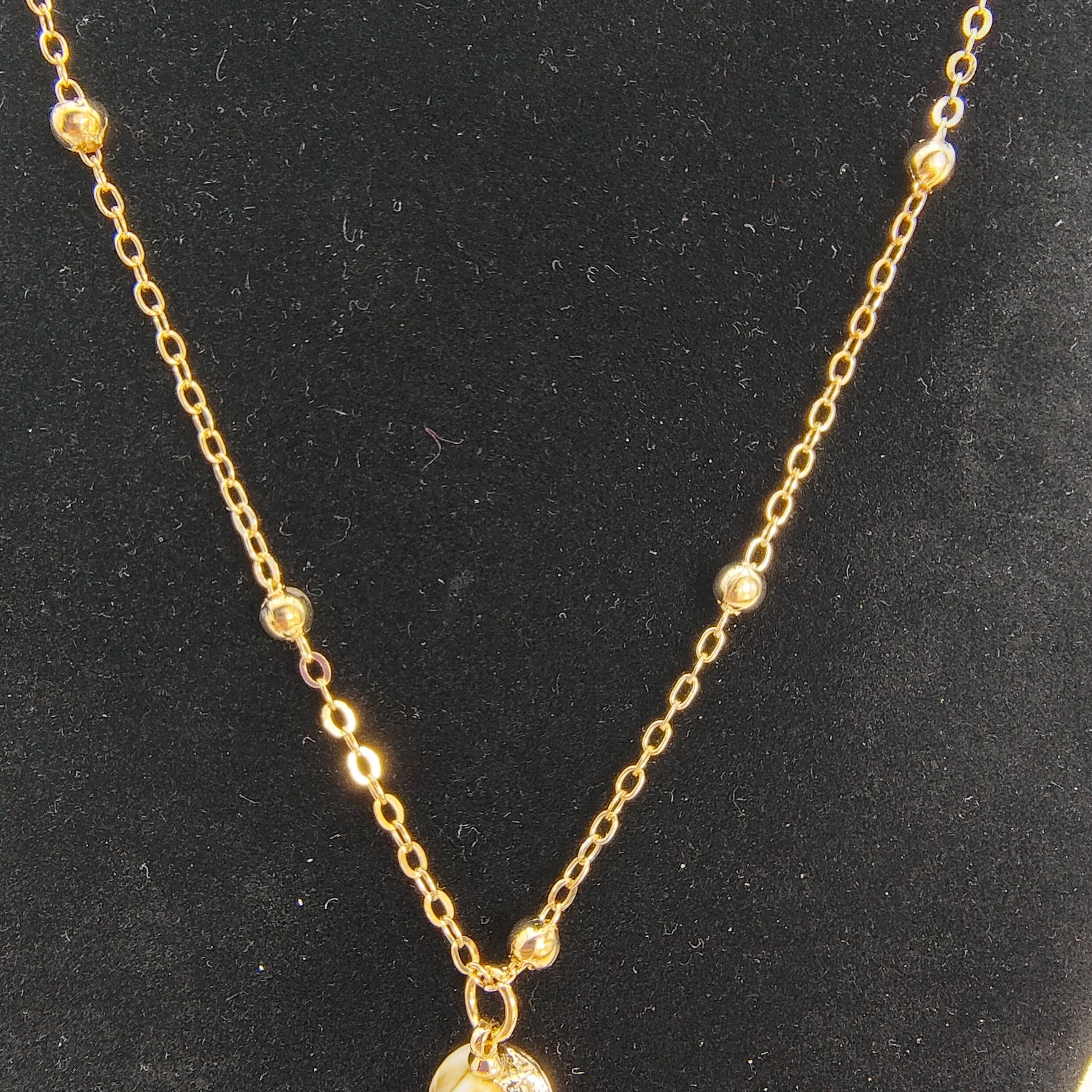Seashell Pendant Necklace Gold Tone Nautical Beach Summer Resortwear Coastal