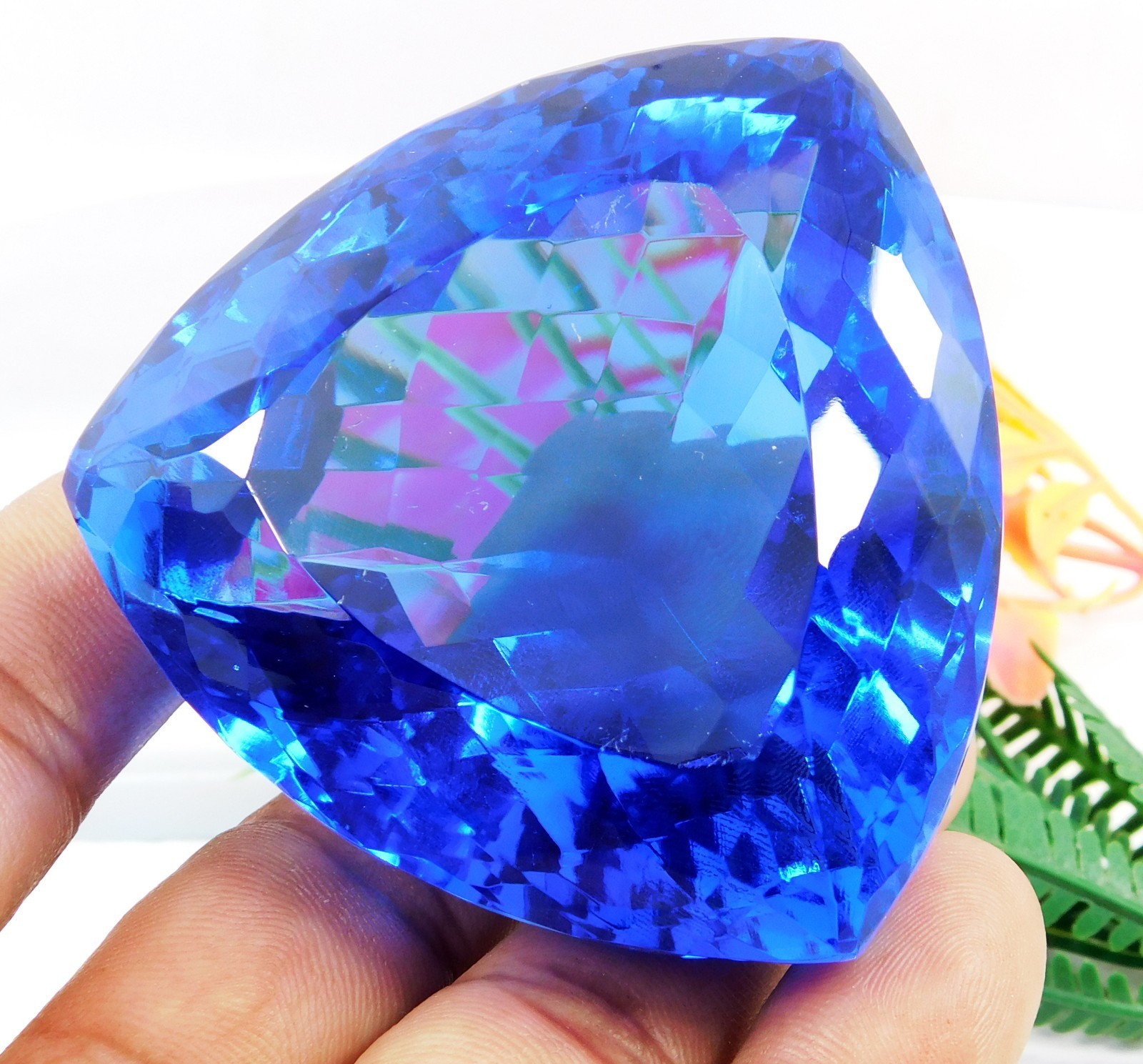 1005 Ct Ultra Large Natural Blue Tanzania Of Tanzanite Trillion Cut Loose Gems