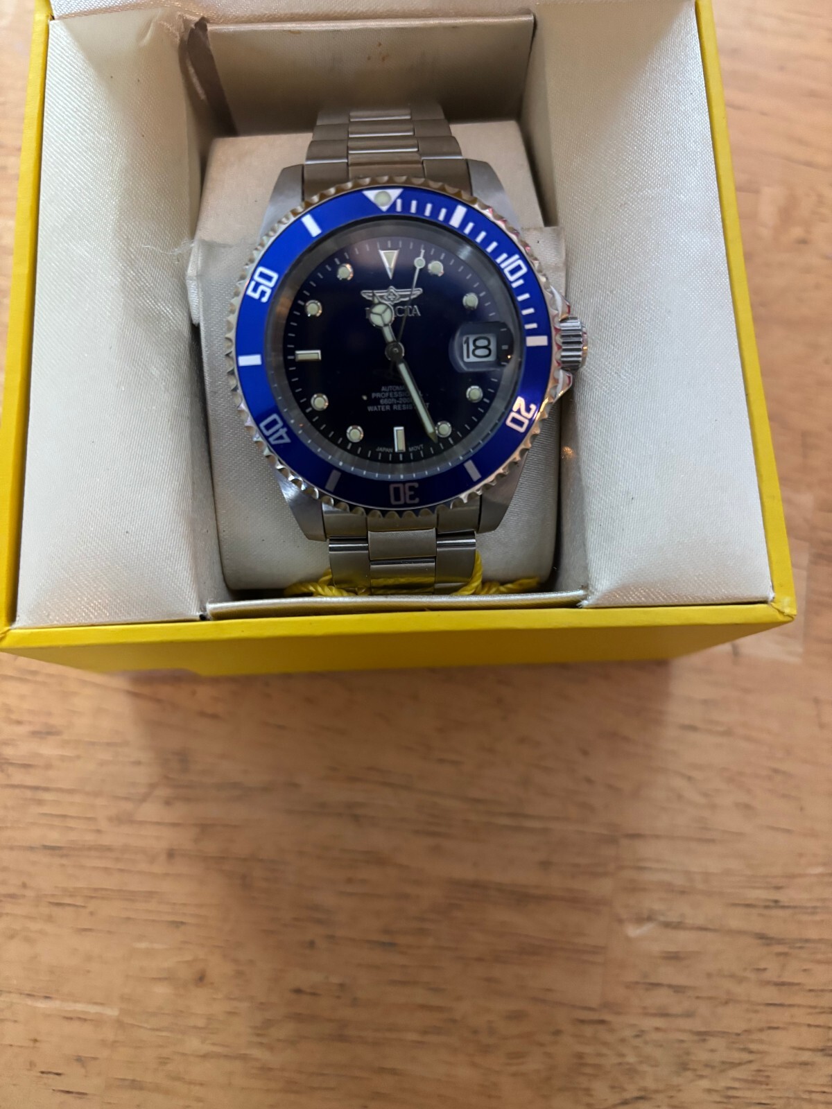 Invicta Pro Diver Blue Men’s Watch Day/Date Rotating Bezel-Splash Proof – 29179