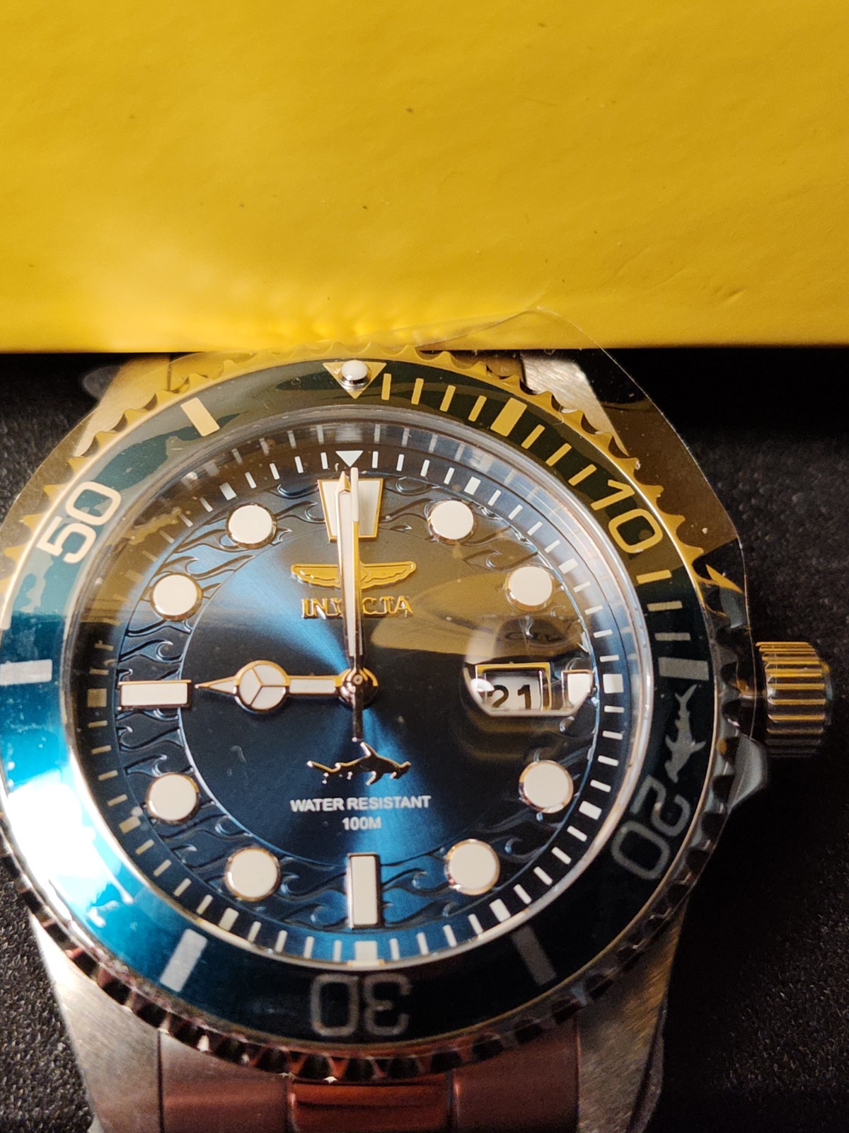 Invicta Shark Diver Silver Dark Blue Wave Edge Face With Shark AMAZING BLUE LIME