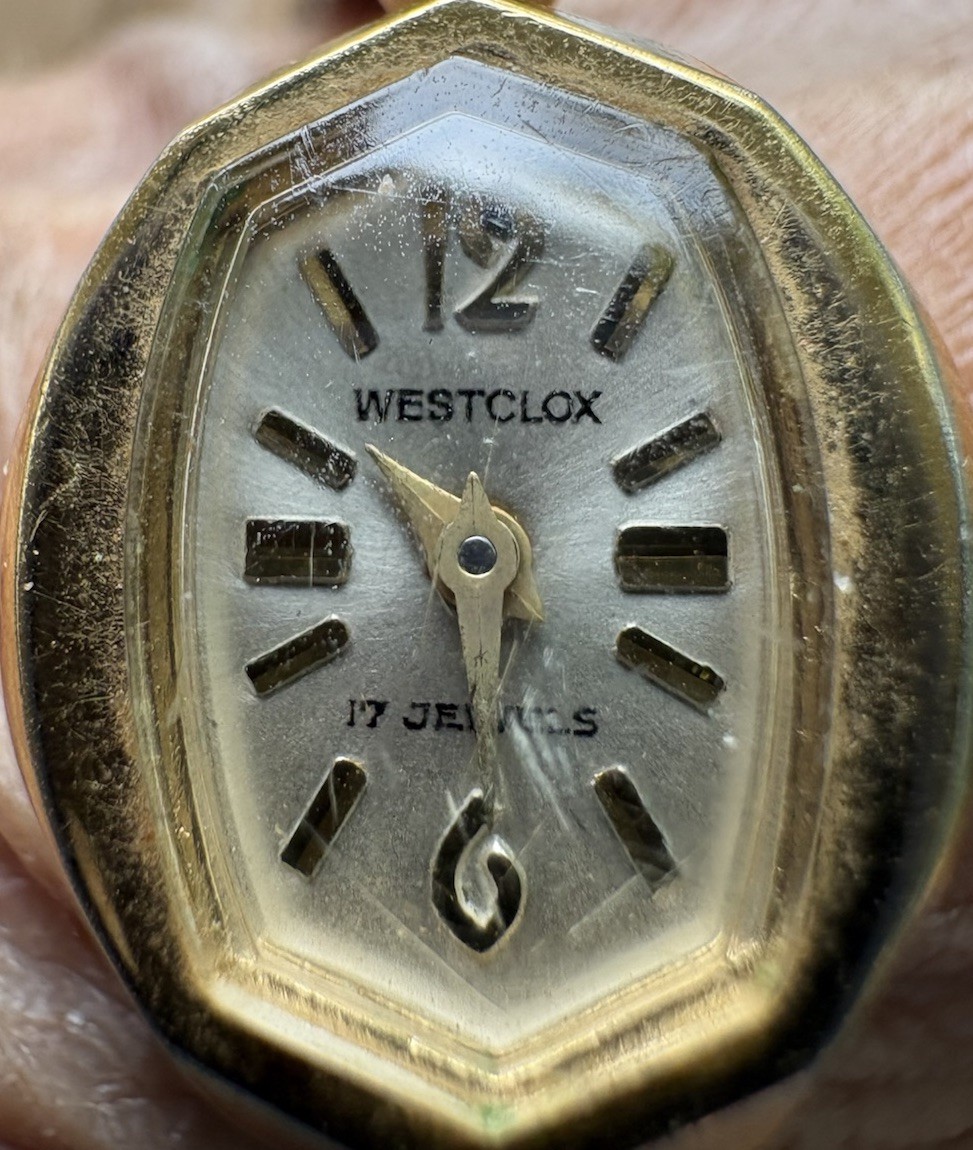 Weatclox Gold Tone Stainless Steel Ladies 17 Jewels Watch