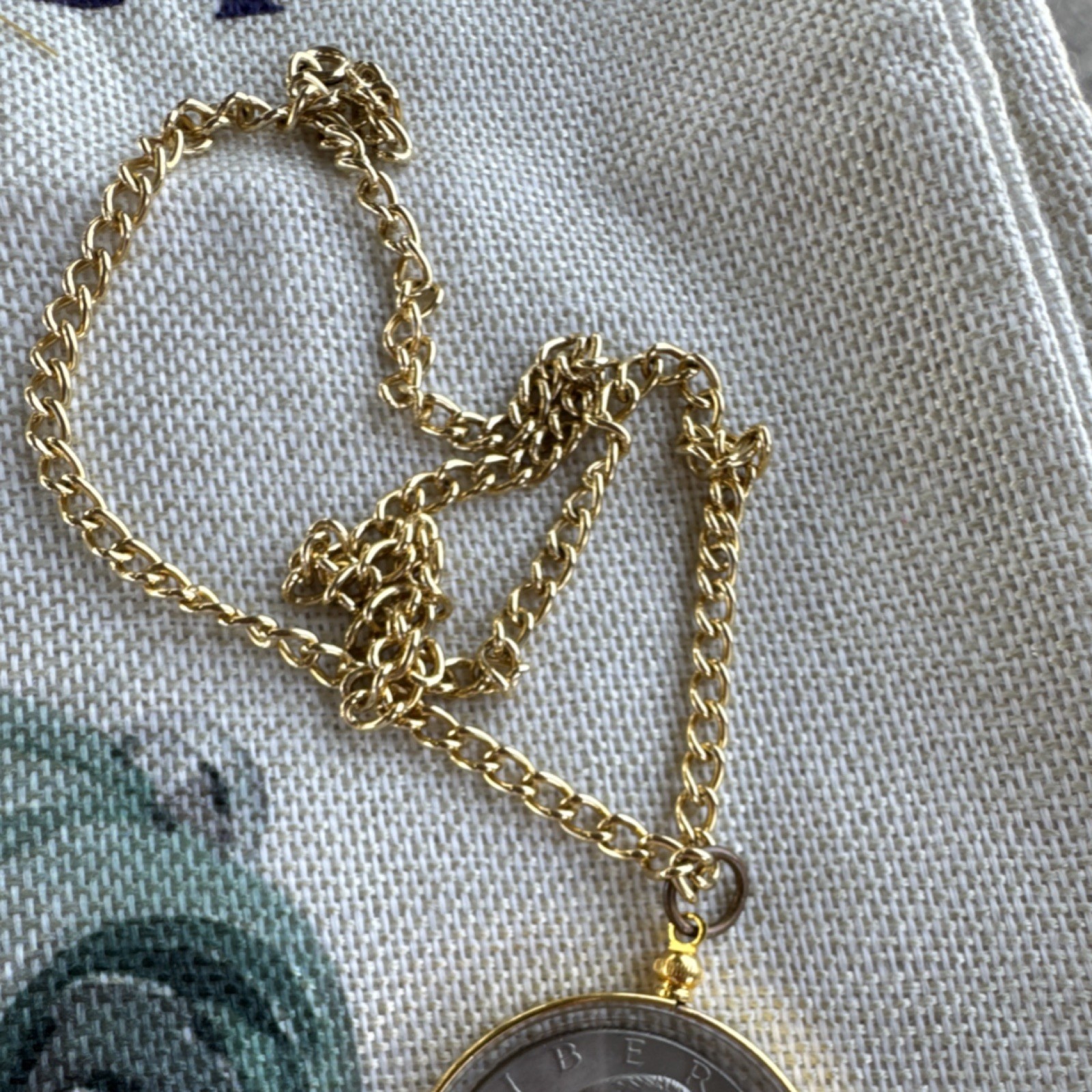 1974 Eisenhower $1 Coin Pendant Necklace Gold Tone Cable Chain Round