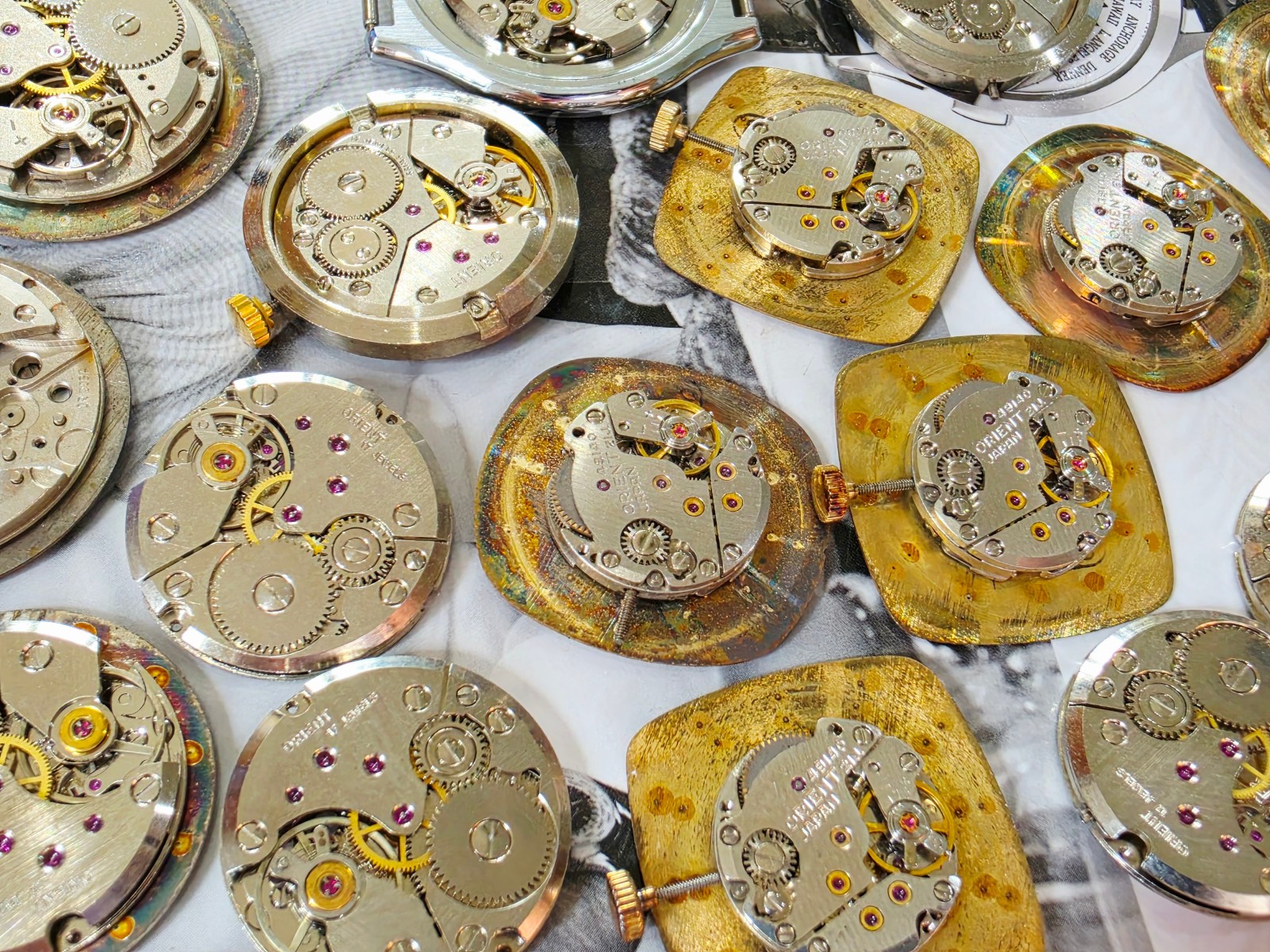 Lot 20 orient movement 49140 230 20326 eta 7001 7040 winding for repair or parts