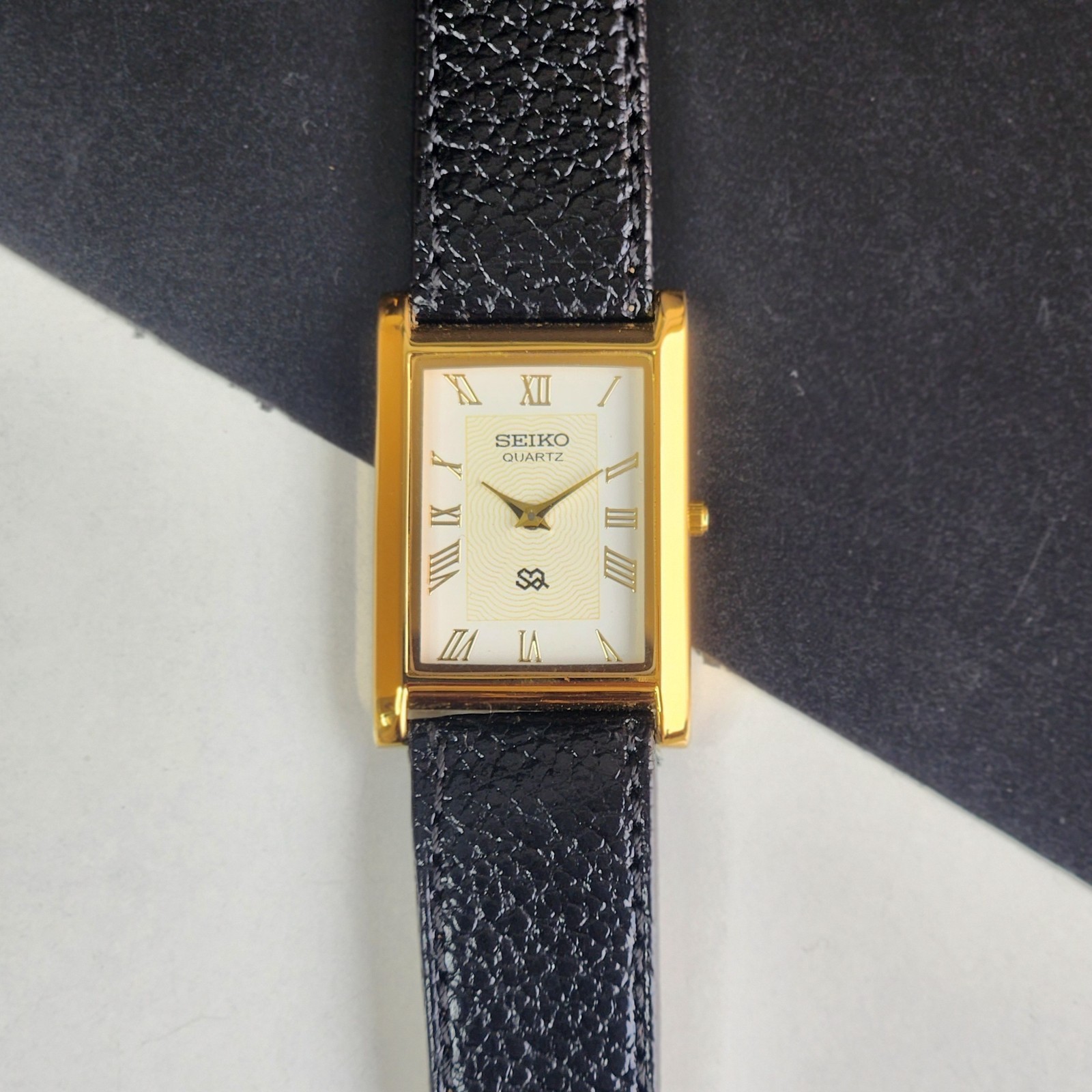 Vintage Seiko Slim Tank Quartz Men White Dial Dress Watch-Free Shipping