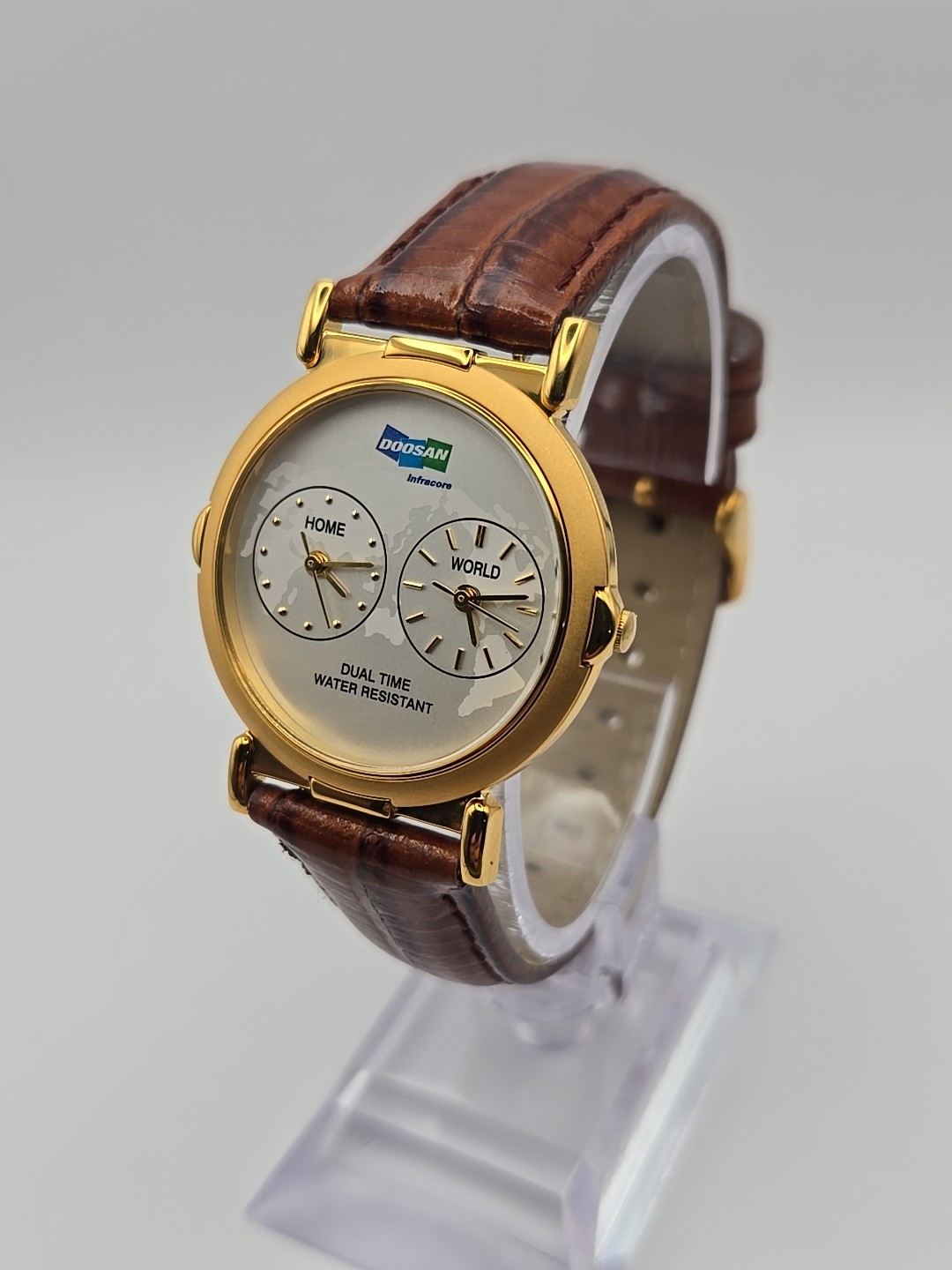 Doosan Infracore Dual Time World Map Dial Gold Tone Quartz Men Watch New Battery