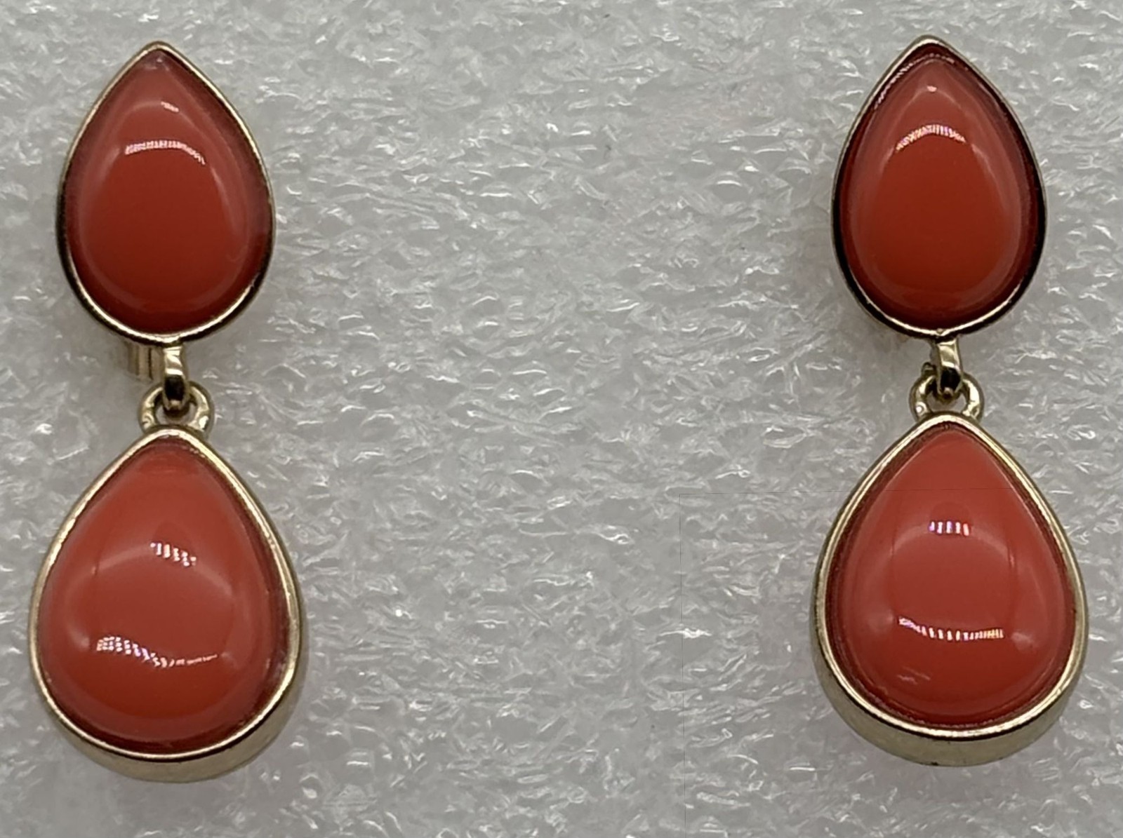 Vintage Nine West Holdings Clip Earrings Teardrop Faux Coral Cabochons Gold Tone
