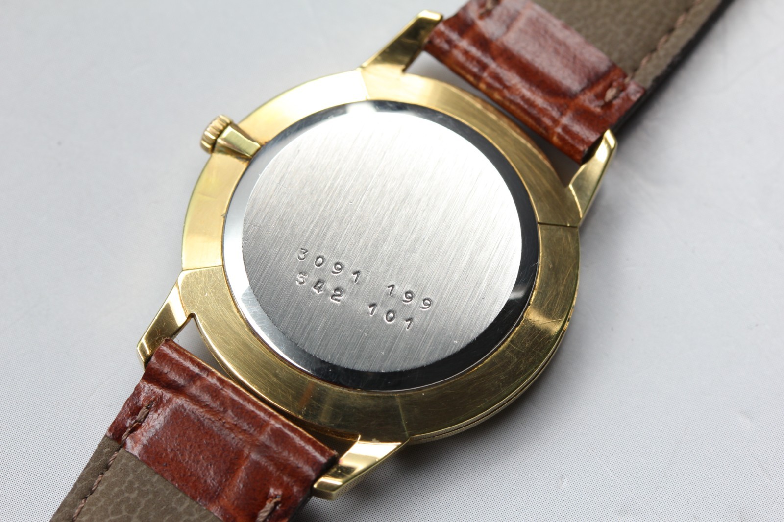 VINTAGE 1970s Universal Geneve 542101 Gold Roman Round 31mm Manual Men Watch JP