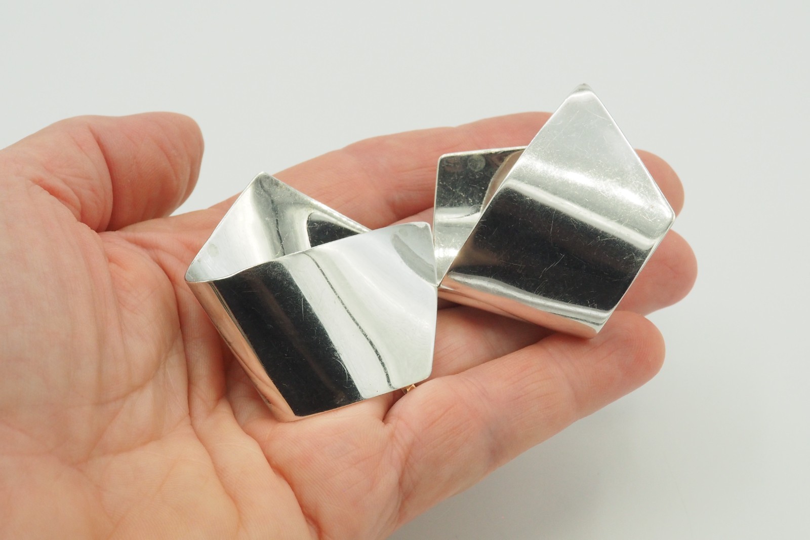 VTG Susan Cummings sterling silver folded abstract Modern large clip on earrings