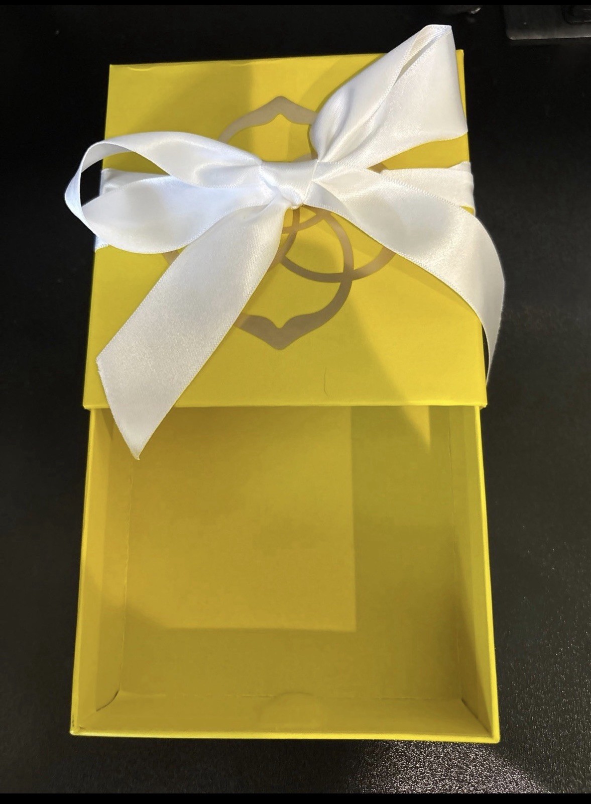 Kendra Scott Elle Gold Drop Earrings in Black Opaque Glass BOX AND DUSTBAG