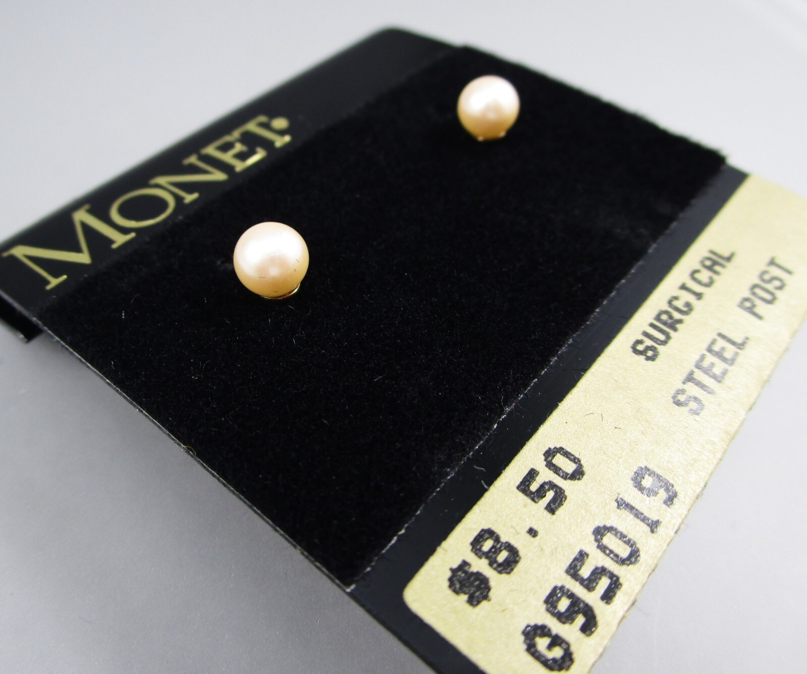 LAST 1 NOS Vintage 90s MONET Gold Tone 4 mm Round Faux Pearl Stud Earrings 78i