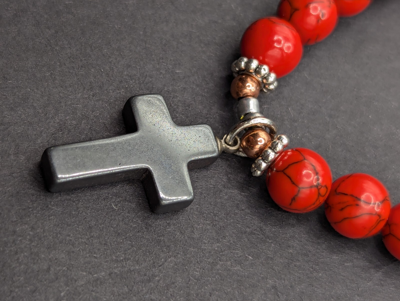 Women’s Stylish Red Howlite Cross Charm Beaded Stretch Bracelet (17cm) S/M Wrist