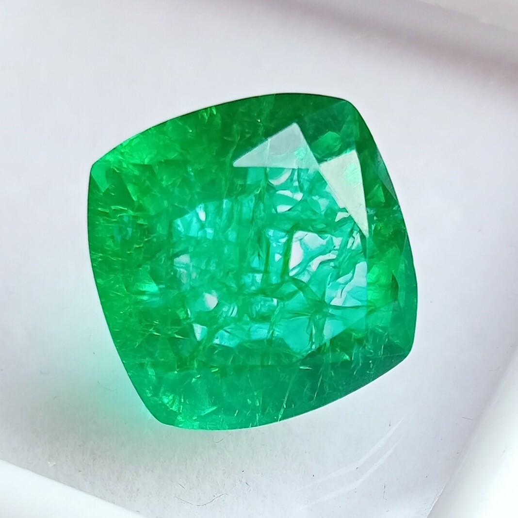 Flawless Natural 9.55 Ct Colombian Green Emerald Certified Cushion Cut Gemstone
