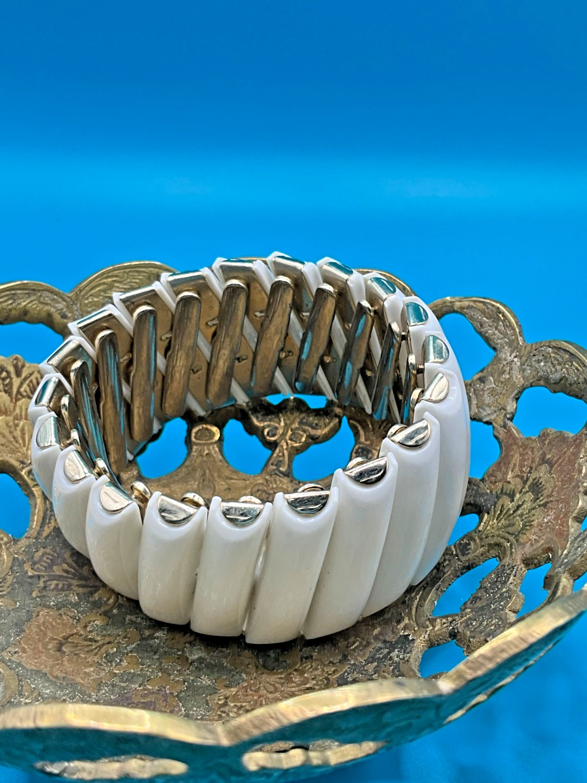 Vintage White Lucite Stretch Bracelet with Gold Tone Accents | Chunky Statement