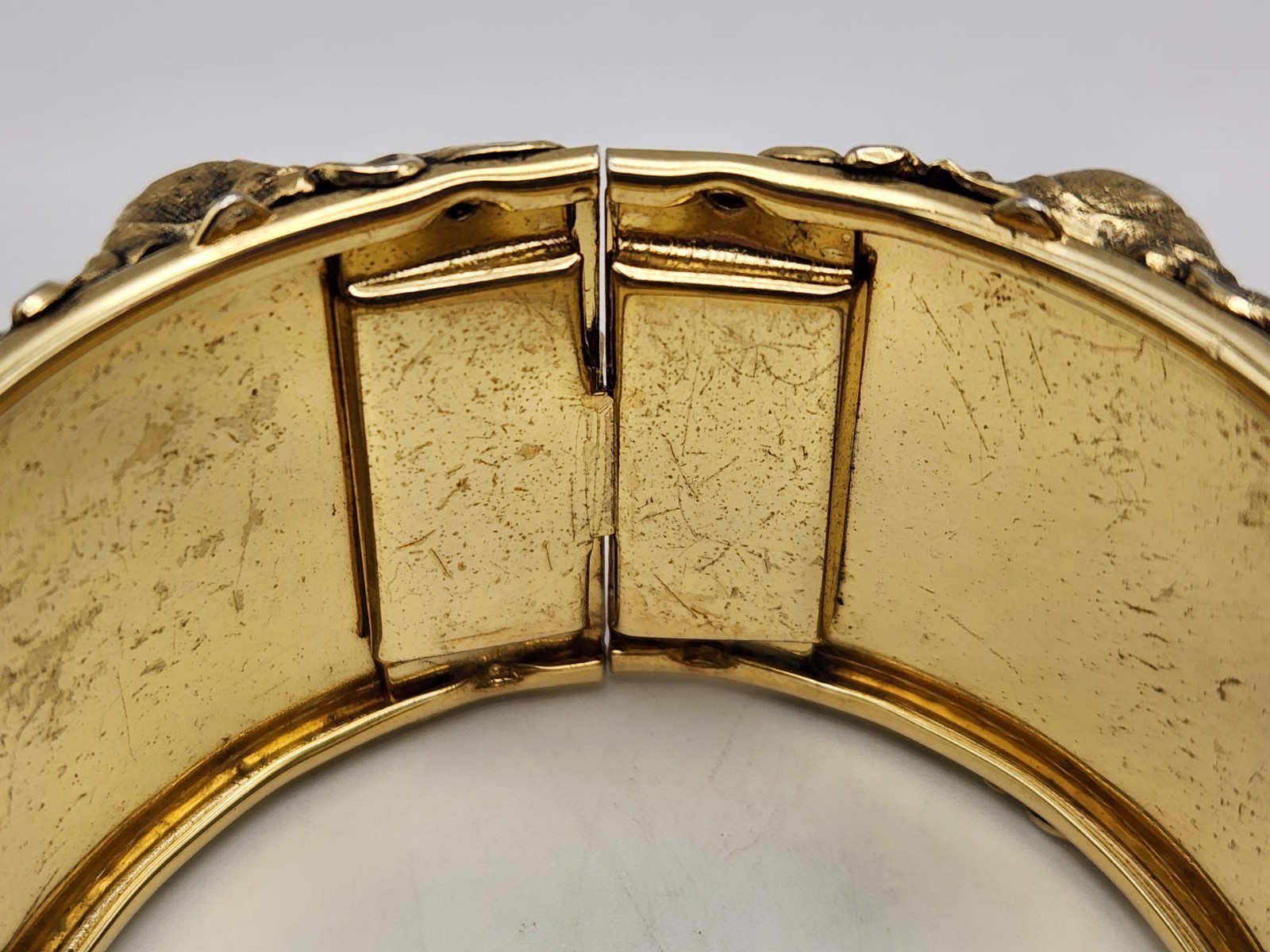Whiting & Davis Signed Vintage Ornate Bangle Bracelet Hinged Gold Tone Push Lock