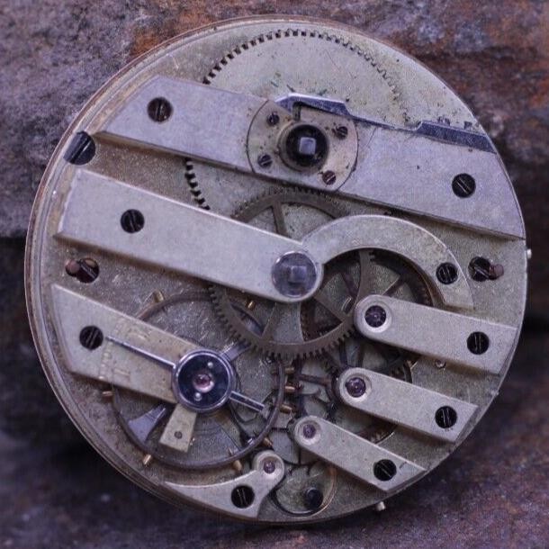 ANTIQUE SWISS KEYWIND POCKET WATCH MOVEMENT 40.6mm FOR REPAIR (CF)