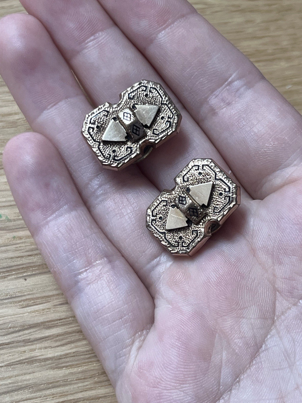 antique victorian heavy gold filled ornate cufflinks black enamel 3/4”