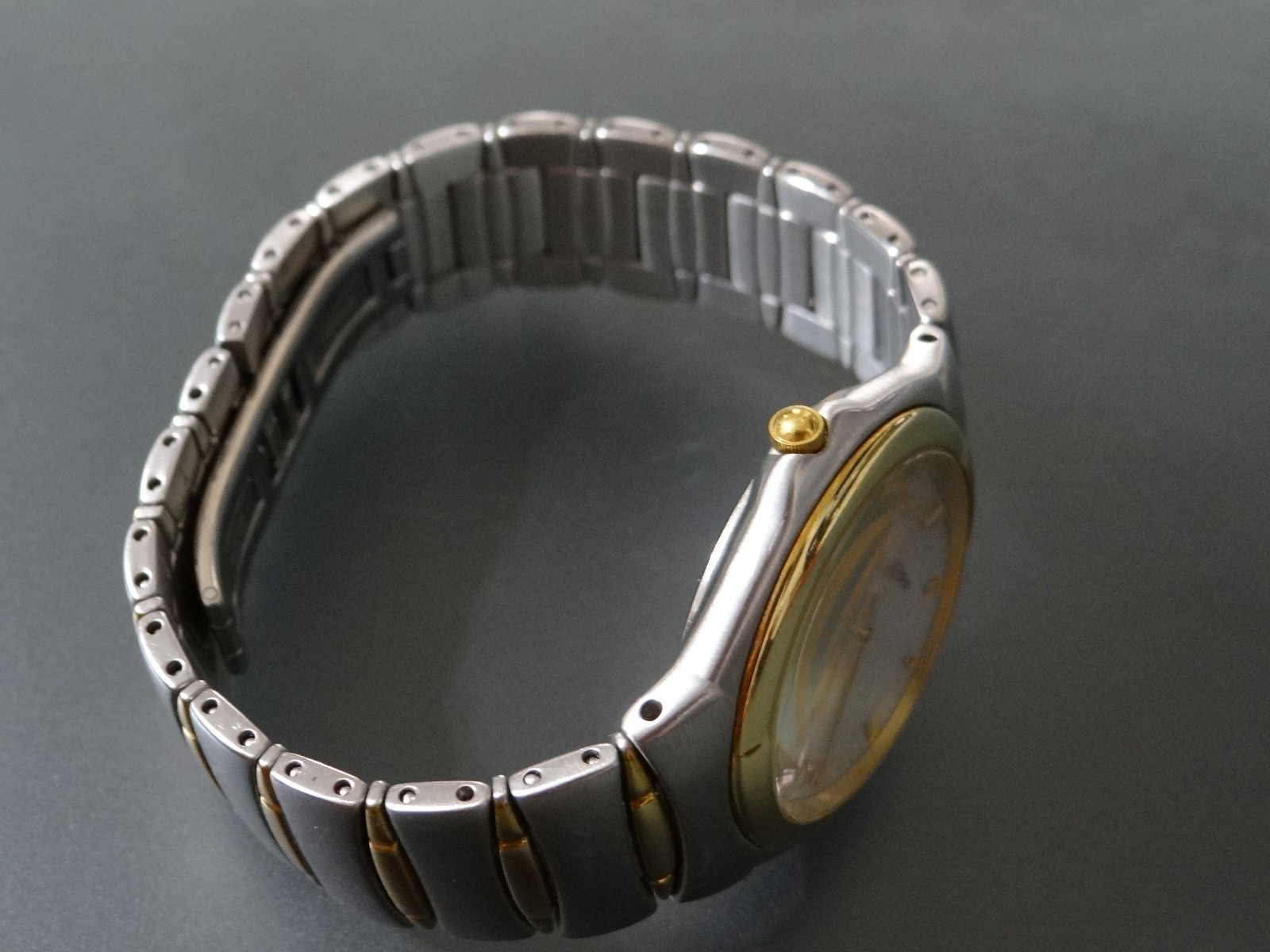 CITIZEN ECO-DRIVE A114-H17974 Two-Tone Gray Gold Band 36mm Watch 6.75″ wrist