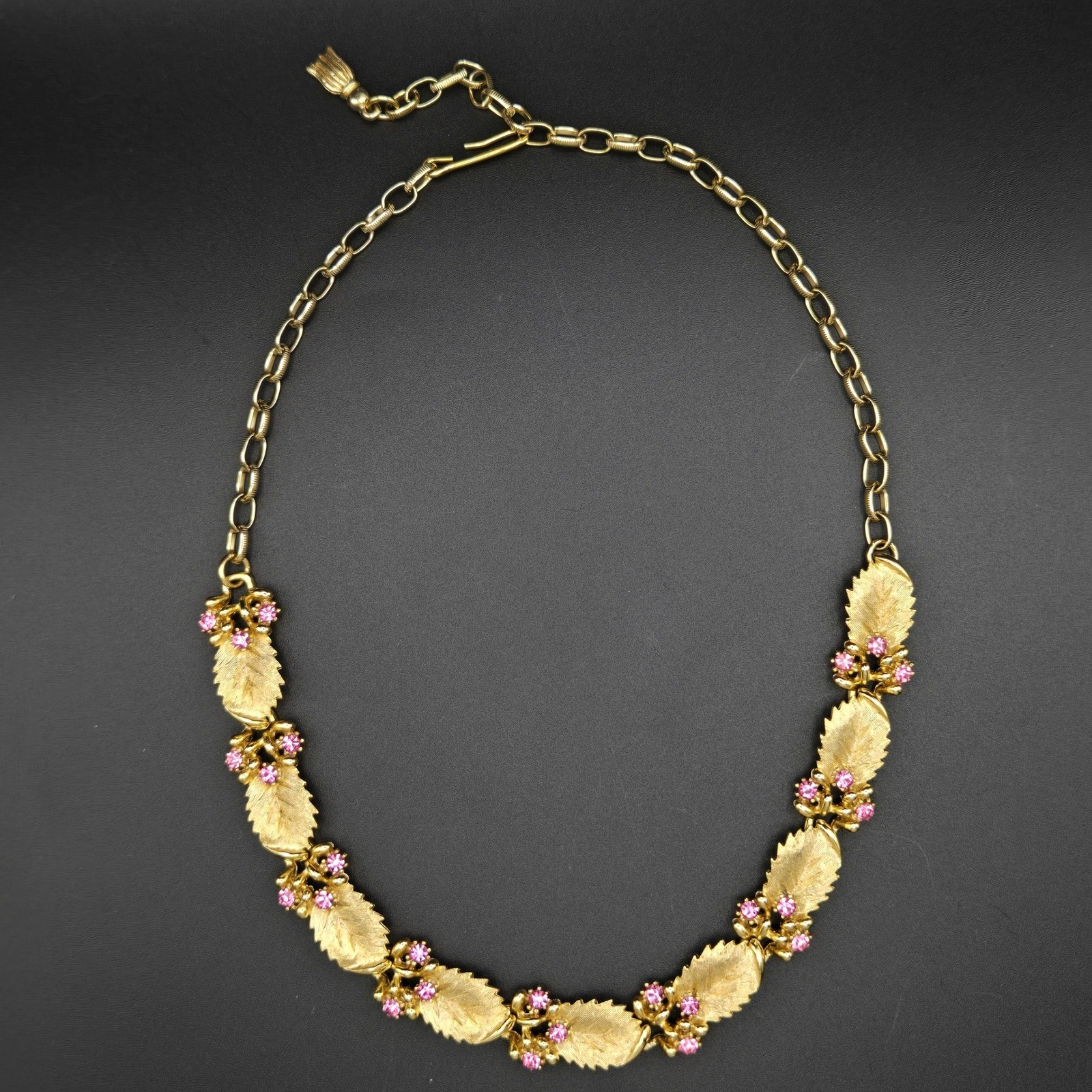 Vintage Gold Tone Pink Rhinestone Leaf Berry Collar Necklace Adjustable 15 Inch