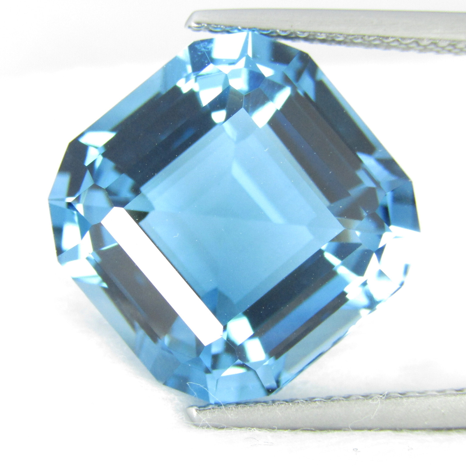 16.04cts Natural Beautiful London Blue Topaz 14.7mm Fashion Radiant Cut Gem