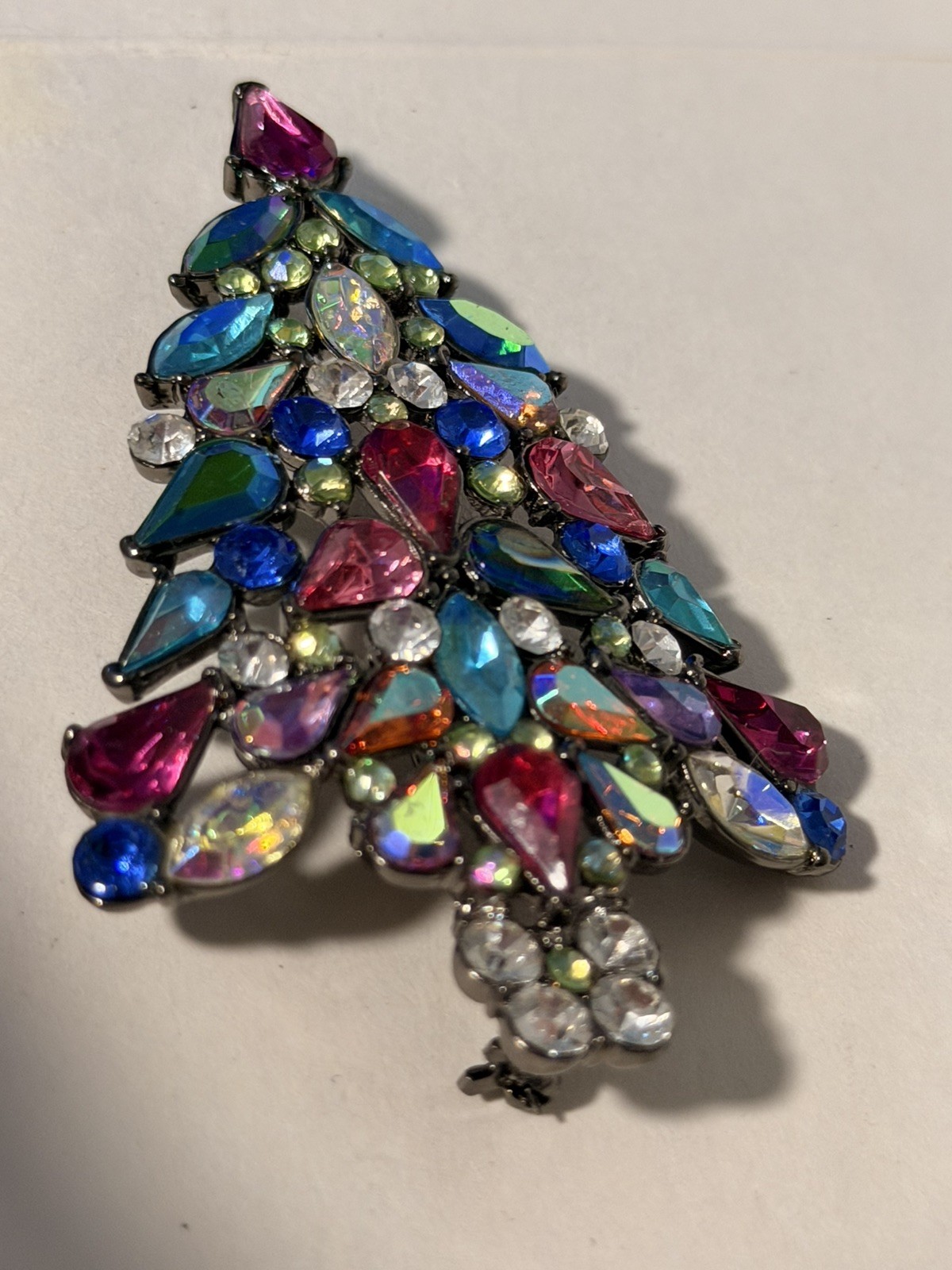 Avon 2006 Signed 3rd Annual Christmas Tree AB Rhinestone Pin Brooch NEW NOS