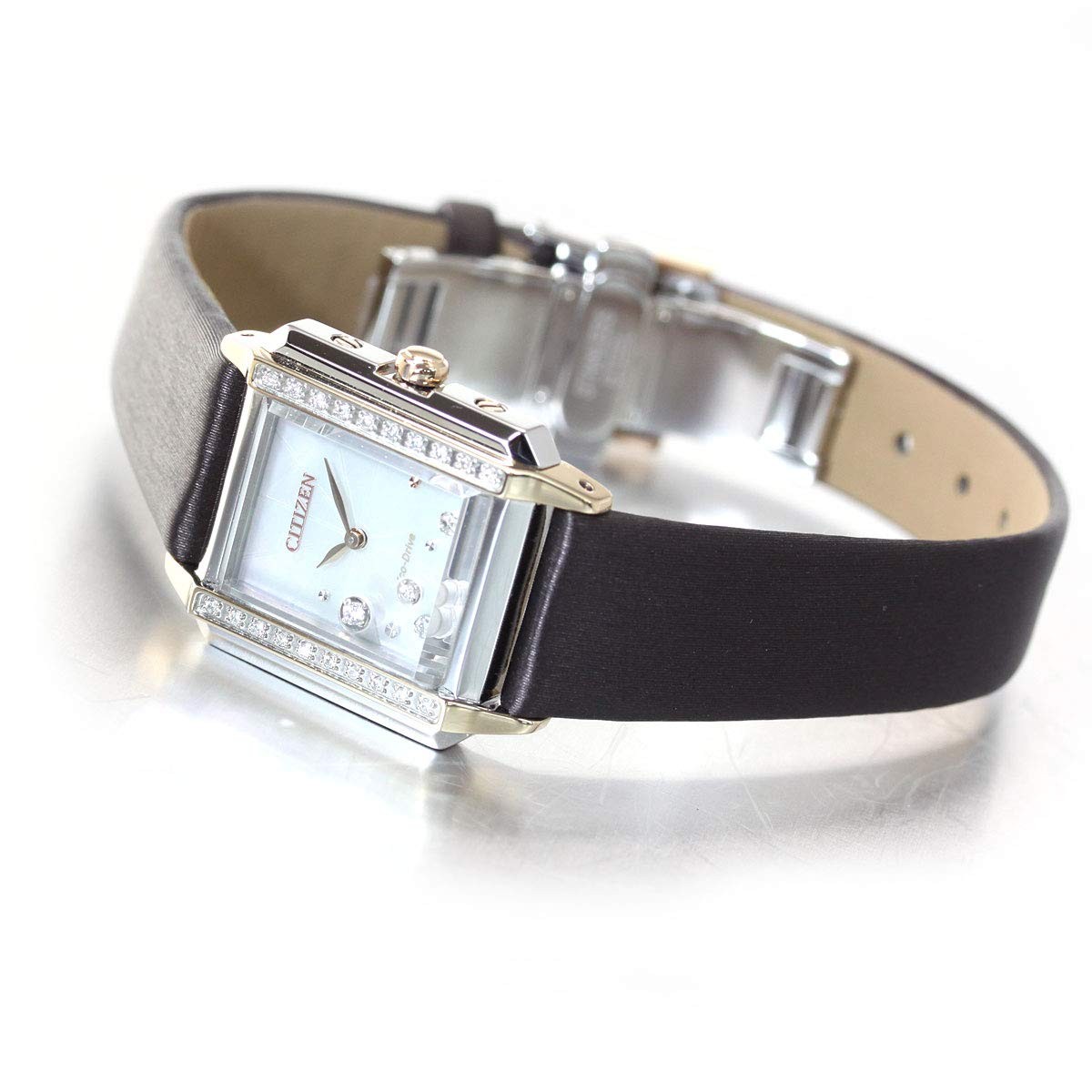 Watch Le Lairon Eve Diamond Square Case Mother of Pearl Dial EG7068-16D