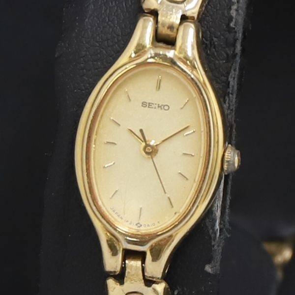 Seiko 1F21-5A00 Oval Gold Silver Dial Quartz Women Watch JAPAN JP